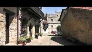 preview picture of video 'A visit of the old Spanish village Santillana (Cantabria, Spain)'