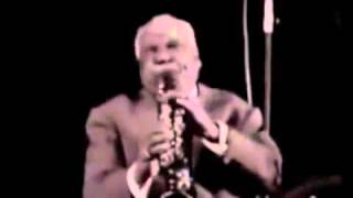 Sidney Bechet, in "Sweet Georgia Brown", Live, Cannes, 1958.