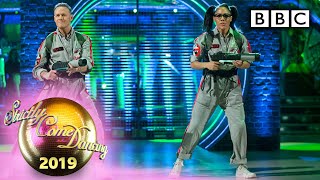 Download lagu Alex and Kevin dance a Street/Commercial to Ghostbusters - Halloween | BBC Strictly 2019 mp3