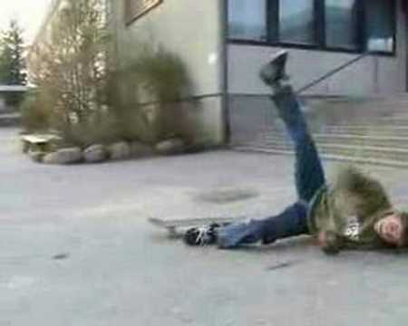 sindre back on his board