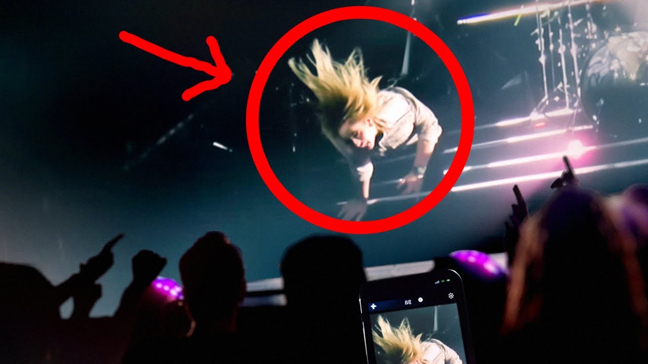 CANTORA FAMOSA BRINCA COM DEUS E SE DÁ MUITO MAL...