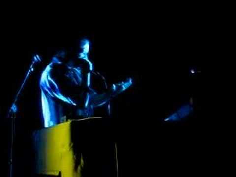 mike patton is messin'around(FENNESZ & PATTON)