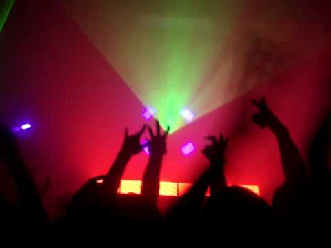 nalin & kane vs. deep dish- beachball say hello mashup (livewire 4 year anniversary)