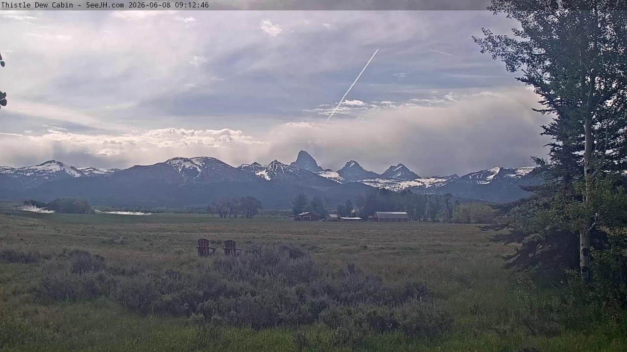 Live webcam view of Vista de montaña en Thistle Dew Cabin