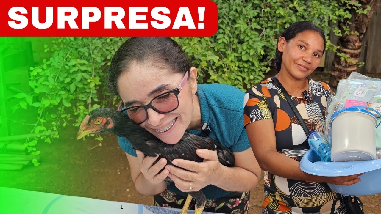 MÃE RECEBE COM ALEGRIA AS GALINHAS ENVIADAS POR LEILA🤣