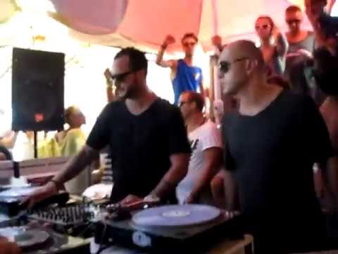 LOCO DICE B2B MARCO CAROLA playing Wender A., Rods Novaes - Songa Bonga @ LA PLAGE *AUG2011.mp4