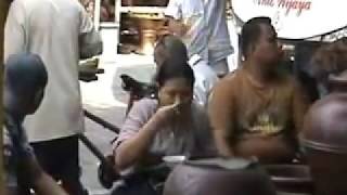 preview picture of video 'Belanja souvenir Kasongan Jogjakarta.flv'