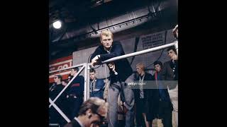 Johnny Hallyday - Laisse un peu d&#39;amour (+ Paroles) (yanjerdu26)