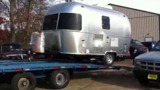 preview picture of video 'Airstream Trailer Camper RV Transport Delivery To From Dealership You Ship Uship haul'