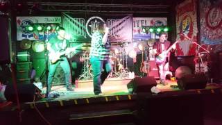 Four Day Creep playing Badlands Whiskey Dust