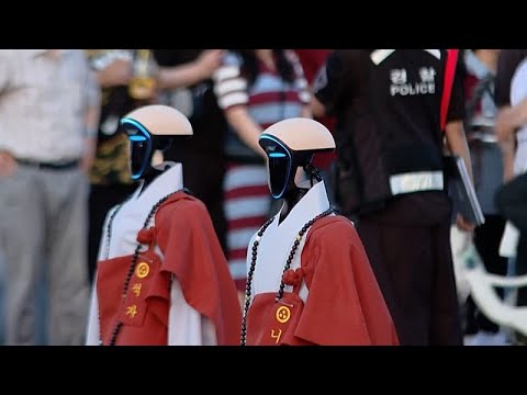 Video Thumbnail: South Korea: Thousands watch robot monks march through Seoul’s historic streets