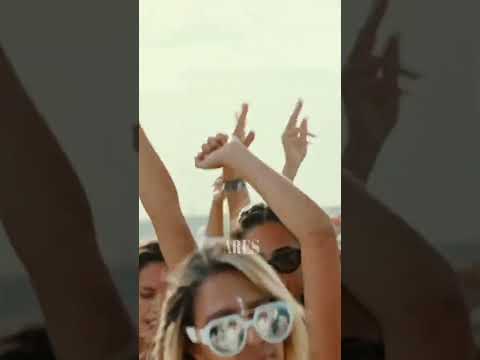 Justin Quiles, Robin Schulz - AEIOU Lyrics (Video Oficial)