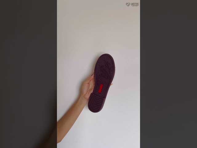 Vídeo relacionado con CHANCLAS COLOR CUERO ESTILO BIO PARA NIÑOS TREDEGAR