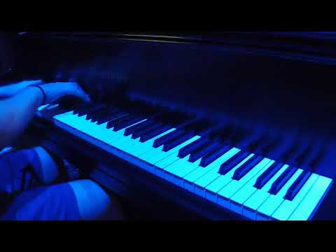 Liberace's "White Christmas Medley" Christopher-Joel Carter, Piano