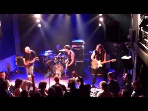 The Chameleons Vox - The Fan And The Bellows / Don't Fall (Toulouse 2012) HD