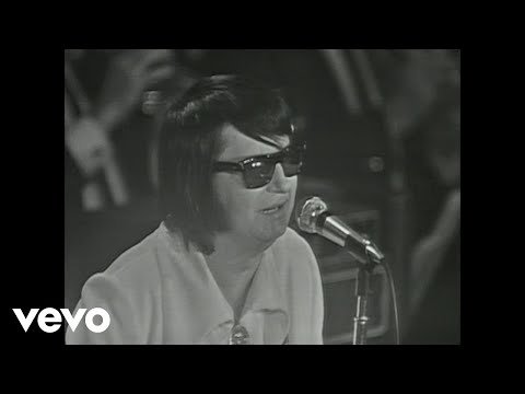 Roy Orbison Performing "In Dreams" in Australia, 1972