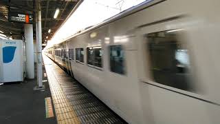 185系　国府津駅通過