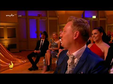 Kai Pflaume spricht Knossi an | Goldene Henne 2021