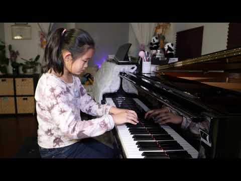 Yang, Chantelle Xuhui   plays  Chinese Kites  By Gem Fitch