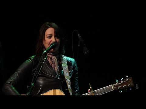 Pieta Brown - Only Flying (Live on eTown)