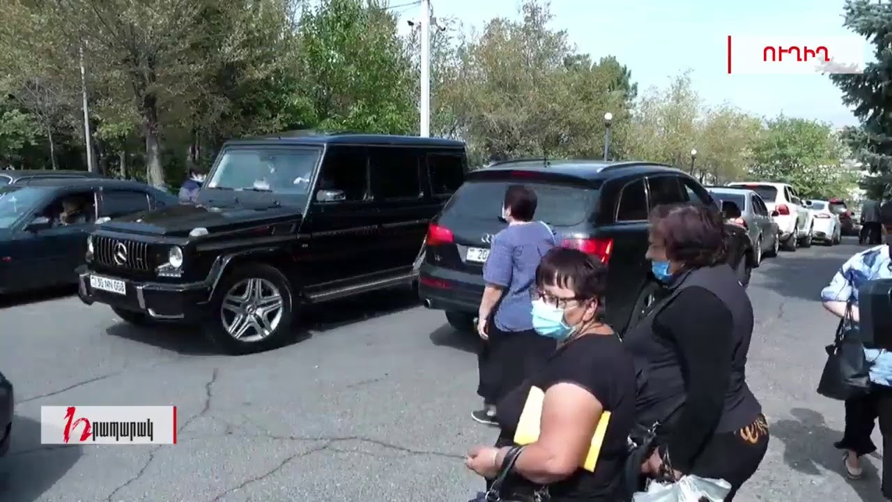 Պաշտոնյաները Փաշինյանի գլխավորությամբ եռաբլուրում են