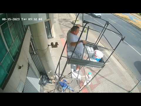 REALLY BAD SCAFFOLD ACCIDENT 💀