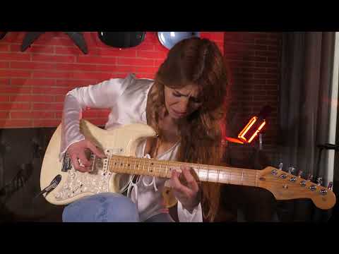 Mar Sanchez · Full moon con @guitarristasinfo en Barcelona.