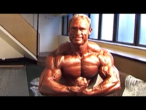 Gary Vandenberg backstage - Men 2 Winner - NABBA Worlds 2000