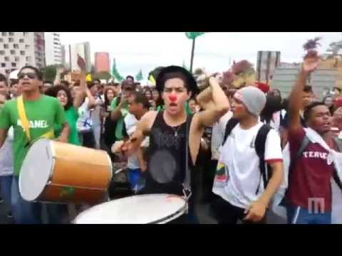 Estudantes fazem ato contra fim da isenção de taxa para o PAS