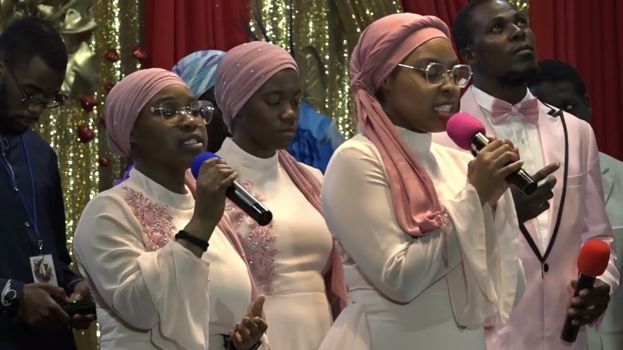 LE NOM DE JESUS - Chorale de lunite  [Live Performence]