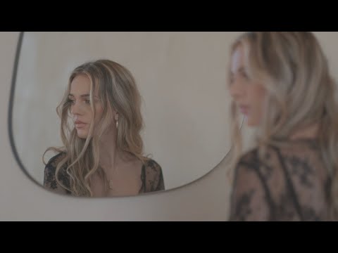 Jaime Deraz - Give Me A Minute (Official Video)