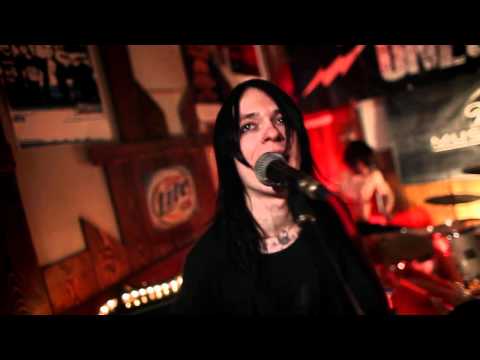 Radio Dead Ones - Into The Sun (official video)