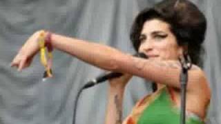 Amy Winehouse - I Saw Mummy Kissing Santa Claus