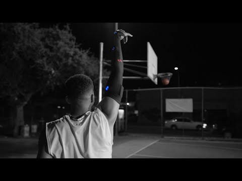 Can the SOLIDshot smart sleeve make me good at basketball? | The Verge