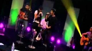 Estopa y el Bicho Concierto Privado Canal + Demonios (23-11-09).flv