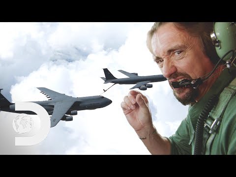The Exhilarating Experience Of Fuel Docking The Massive Super Galaxy Plane | Richard Hammond's Big