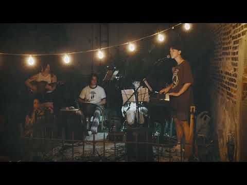 Ri the band - whole (live yard show performance)