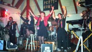 Pink Pettycoat speelt You Don't Know What You Mean To Me.wmv