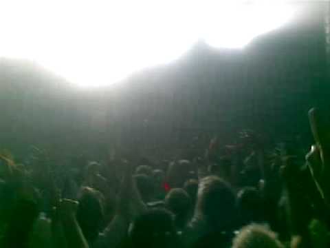 Calvin Harris - I'm not alone (Tiesto Remix Live)