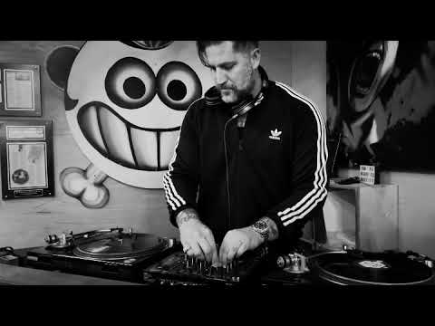 DJ Full Auto Techno Mob @ DrFreeclouds Mixing Lab. Promo for all vinyl hard techno set w/ Triple F