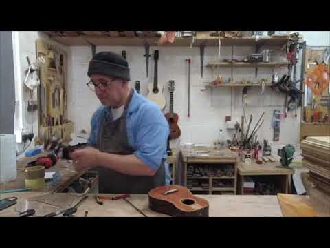 Stabbing witnessed in luthier's workshop...