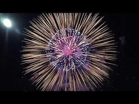 Ingresso del fercolo di Santo Stefano nel quartiere "Piazza" e spettacolo pirotecnico.