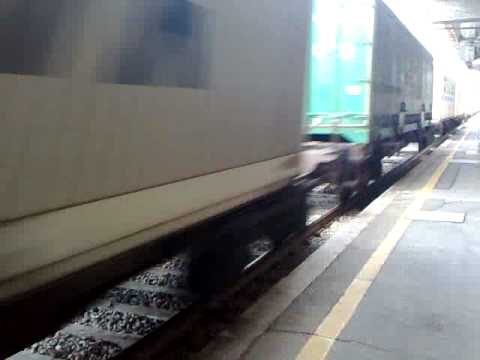 e655 244 a capo di un merci