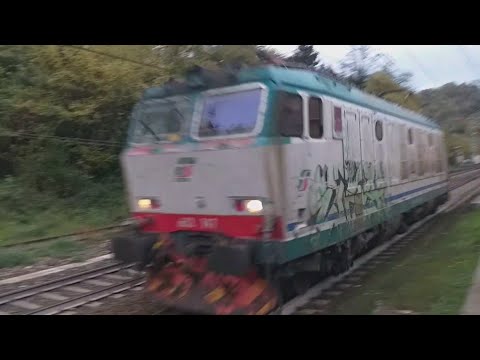 E652 147 lis,passaggio rapido treno con locomotore isolato San Quirico sulla linea succursale Giovi