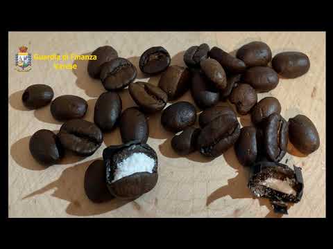 Chicchi di caffè “ripieni” di cocaina scoperti a Malpensa