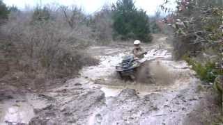 preview picture of video 'Rob blasting through a mud hole on his CanAm 800 XMR'