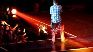 Uprising -  James Durbin (American Idols Live)