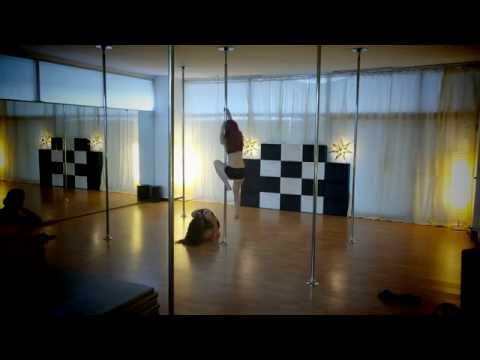 05.Thess Pole Art Show 11 - Duet Maria/Ioanna (Lorde - Royals)