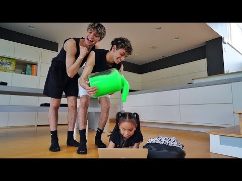 SLIME PRANK ON LITTLE SISTER!