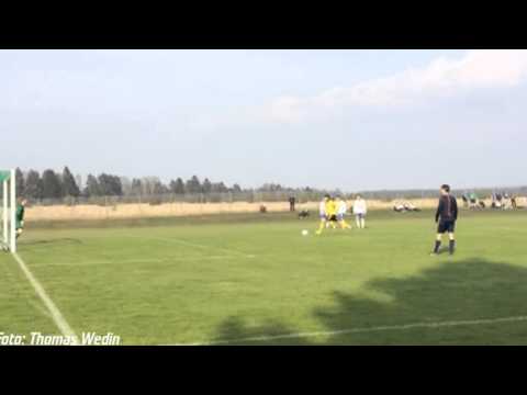 Magnificent tripple save by this goalkeeper! - TV4 Sport